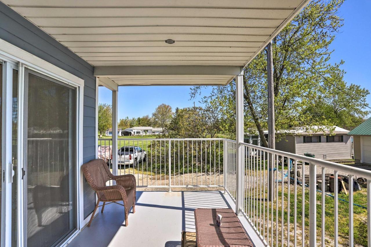 Waterfront Bass Island Retreat With Balcony And Tv Apartment Put-in-Bay Bagian luar foto