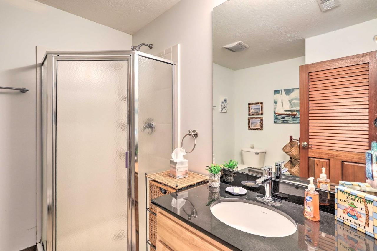Waterfront Bass Island Retreat With Balcony And Tv Apartment Put-in-Bay Bagian luar foto