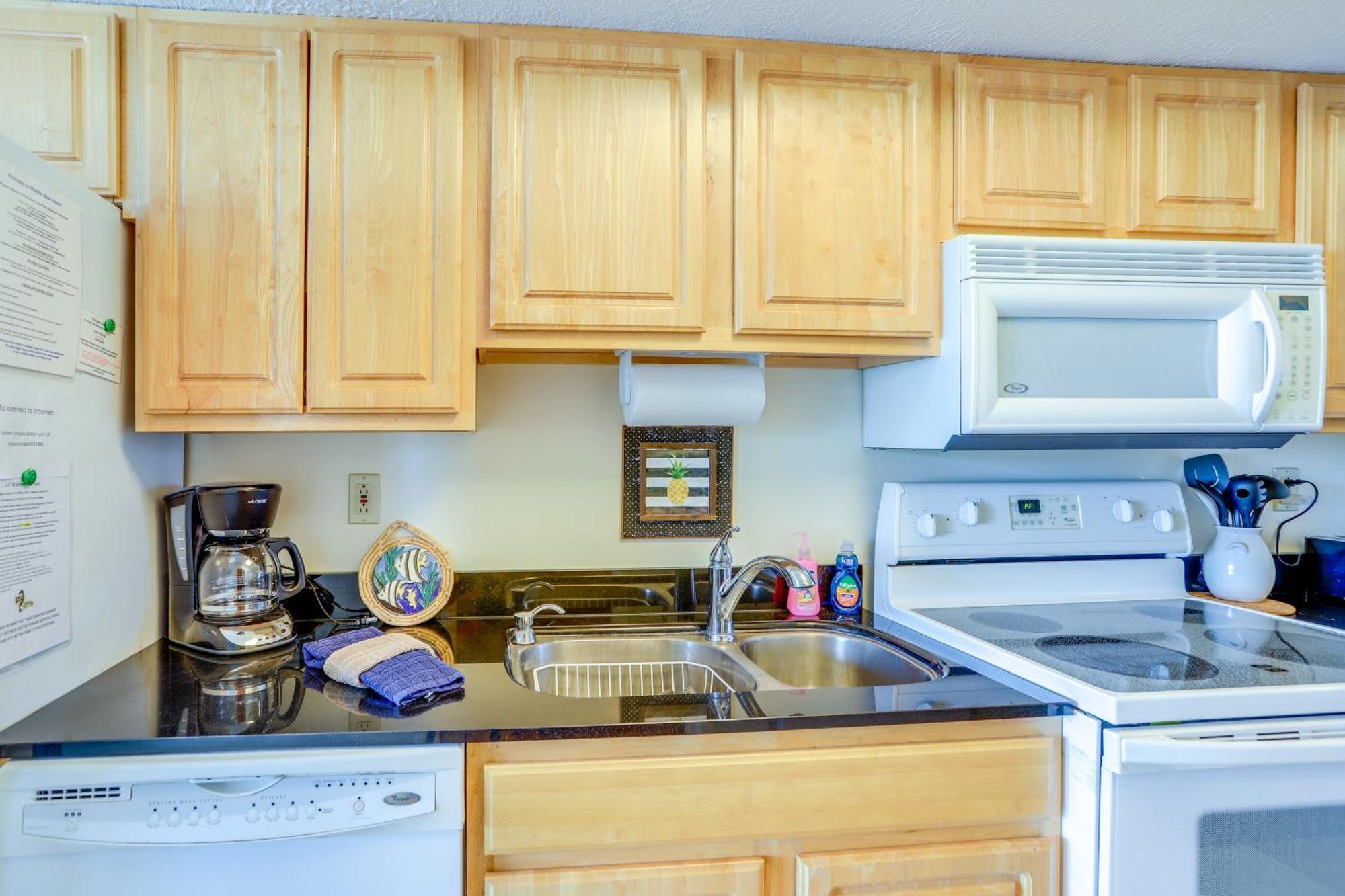 Waterfront Bass Island Retreat With Balcony And Tv Apartment Put-in-Bay Bagian luar foto