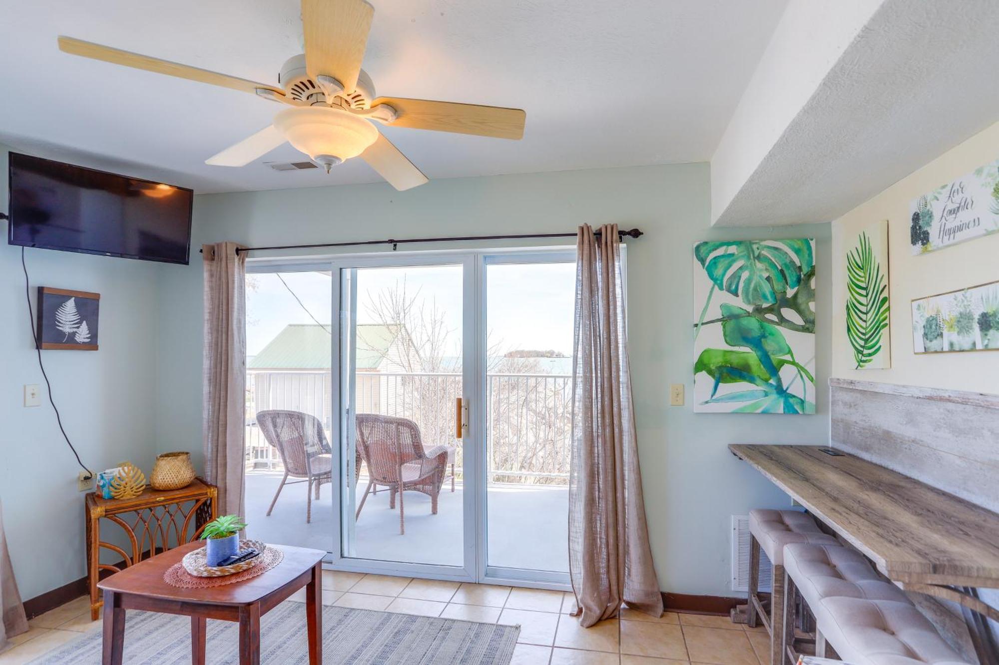 Waterfront Bass Island Retreat With Balcony And Tv Apartment Put-in-Bay Bagian luar foto