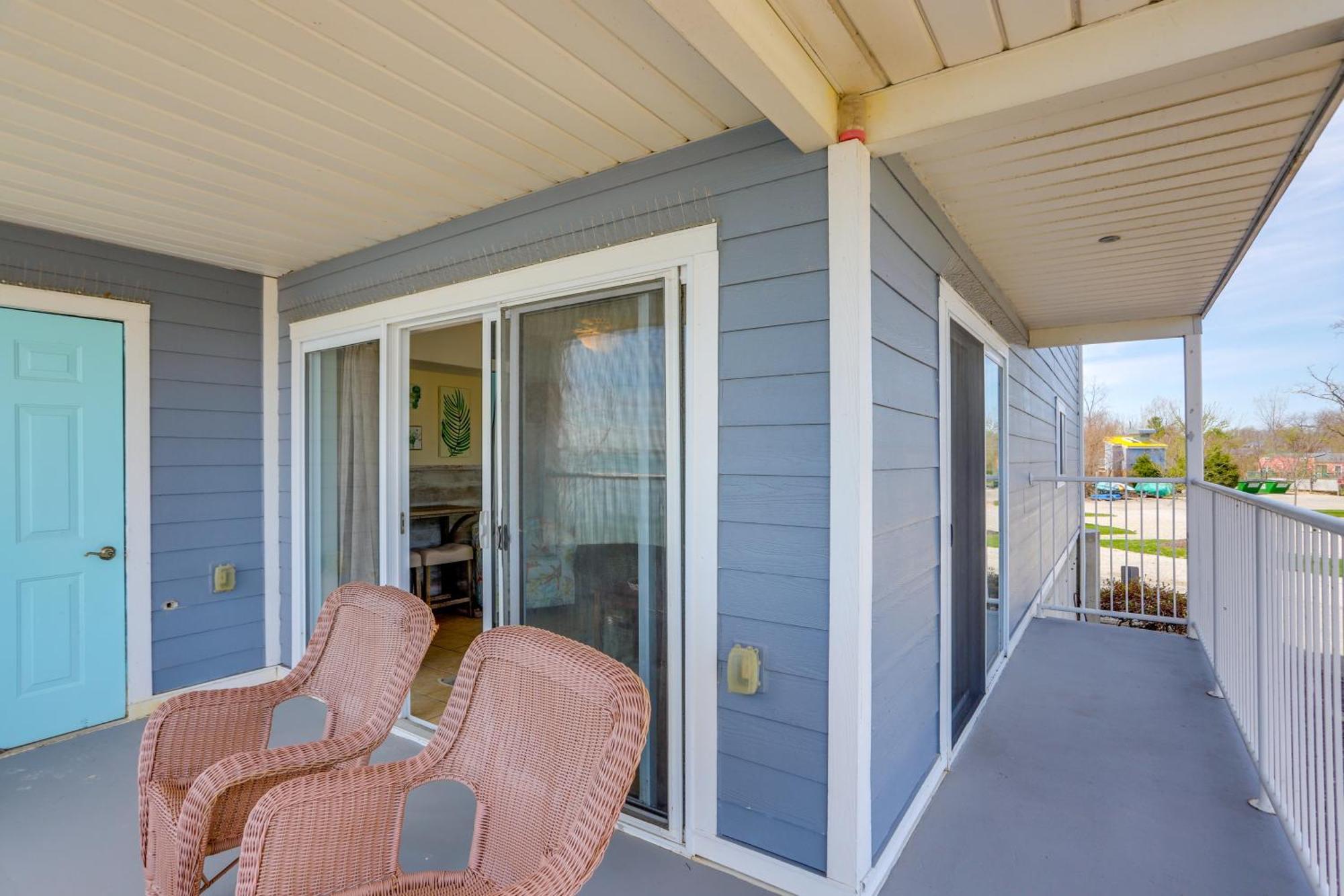 Waterfront Bass Island Retreat With Balcony And Tv Apartment Put-in-Bay Bagian luar foto